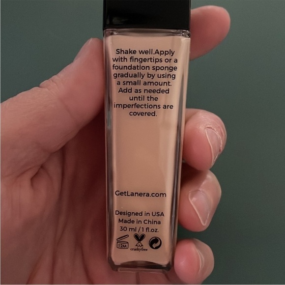 Lanera full coverage soft matte liquid foundation in ivory - Picture 6 of 7